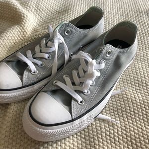 Grey converse